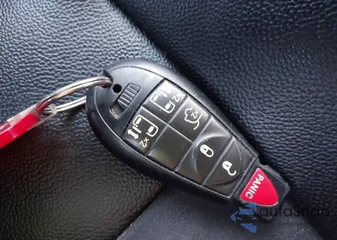 2013 Chrysler Town & Country Touring from USA, damaged, VIN 2C4RC1BG6DR821453